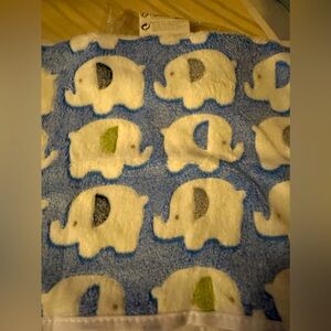 NWT untitled blue blanket size small soft but read dimensions